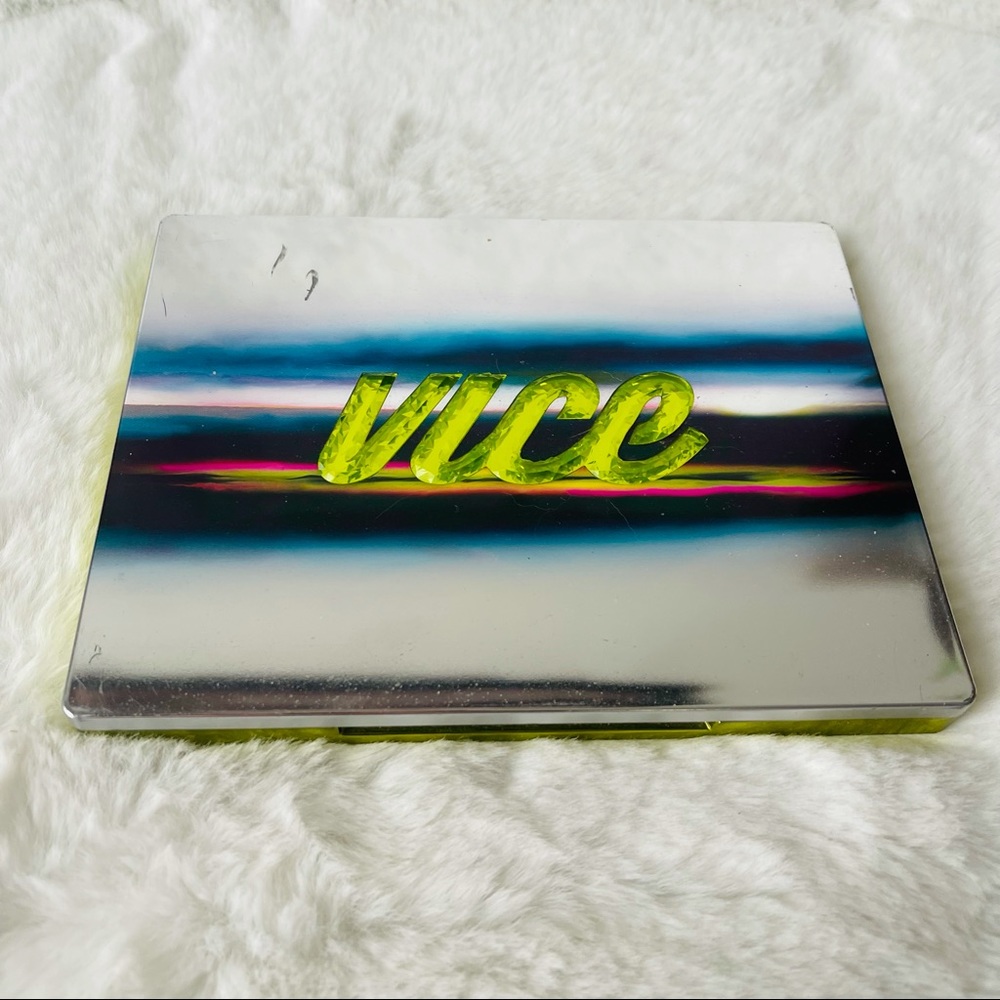 Urban Decay VICE 3 Eyeshadow Palette rave goth